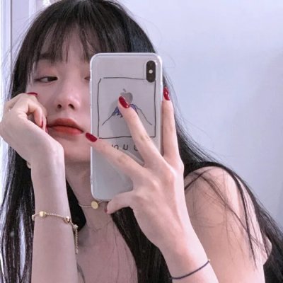 他从火光中走来
